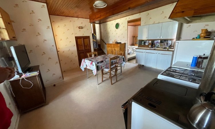 Vente de maison à rénover avec terrain 833 m² secteur calme résidentiel à Saint-Just-sur-Loire 